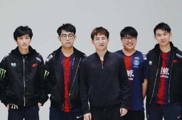 体育日照的 体育日照的